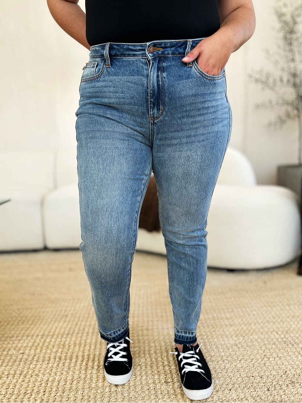Judy Blue Washed Blue Ankle Crop Mom Jeans A3 - Picture 10 of 10